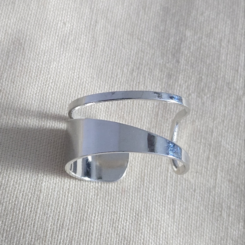 Elegant Silver Contemporary Cuff Bracelet And Ring Set - Picture 6 of 6